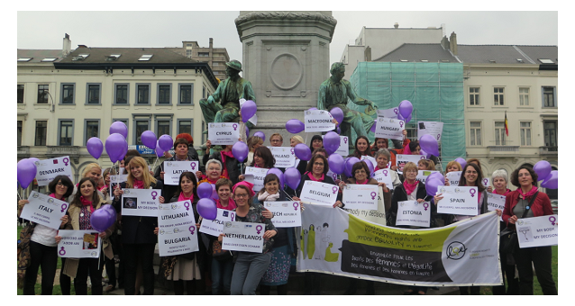 Une quarantaine de femmes manifestent à Bruxelles pour le droit à l'avortement en Europe