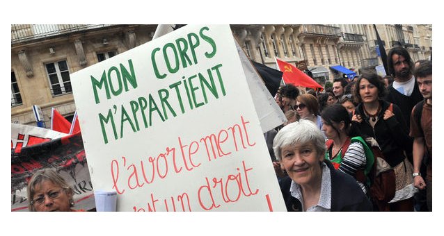 France - Protestations contre la présence du Premier ministre français lors de la cérémonie de canonisation du Pape anti-avortement